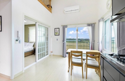 Hallim House | Jeju Gosanirang Pension