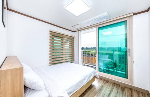 Hallim House | Jeju Hyeopjae Haeohreum Pension
