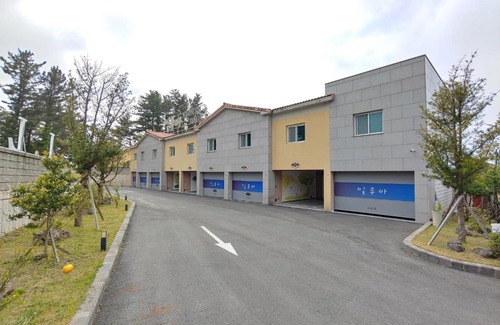 Aewol Hotel | Jeju Irrua Hotel