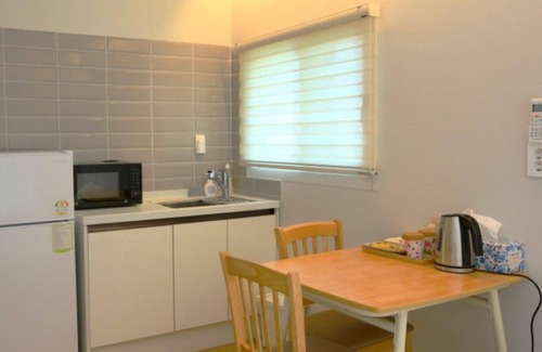 Jongdal-ri House | Jeju Jimian Pension