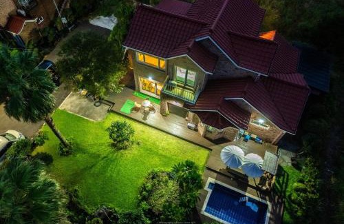 Gujwa House | Jeju Ocean Sky Village Pension