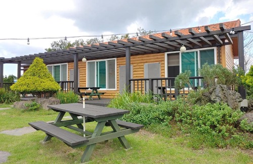 Hallim House | Jeju Oreum Pension