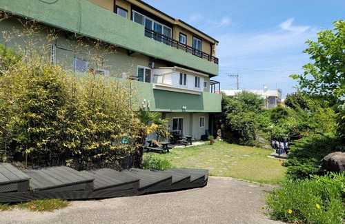 Hallim House | Jeju Oreum Pension