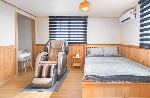 Hallim House | Jeju Orsirok Dogchaepension