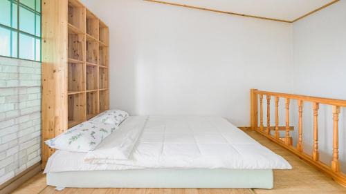 Hallim House | Jeju orsirok dogchaepension