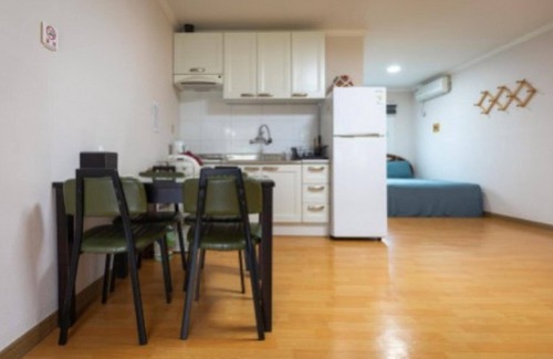 Jocheon House | Jeju Palm Hills Pension