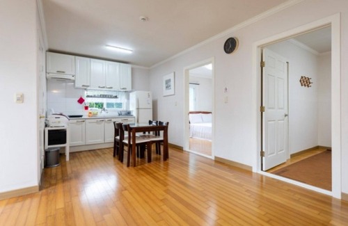 Jocheon House | Jeju Palm Hills Pension