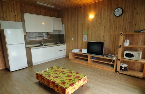 Pyoseon House | Jeju Sannaedeul Pension