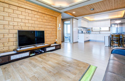 Hallim House | Jeju Skysea Pension