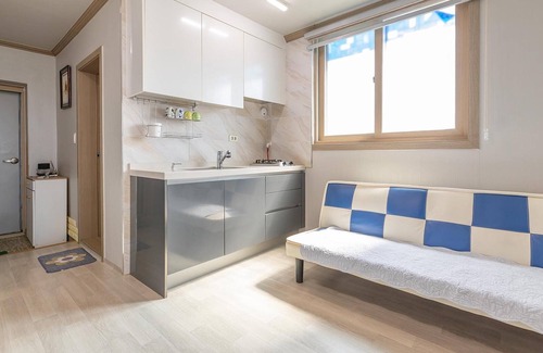 Hallim House | Jeju Skysea Pension