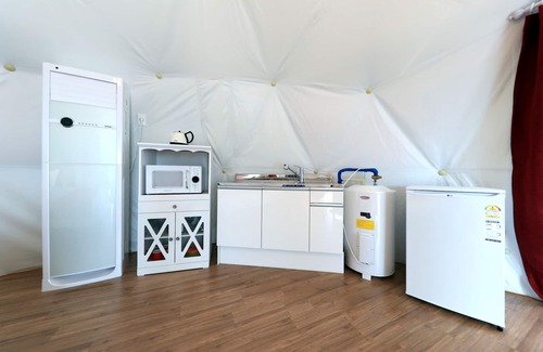Aewol House | Jeju Starlight Glamping