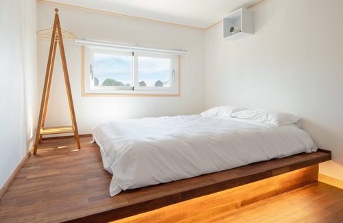 Hallim House | Jeju Staysosoheon Dokchae Pension