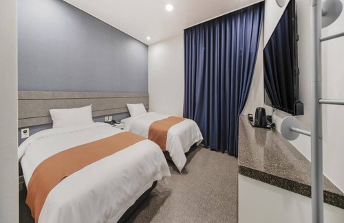 Yeon-dong House | Jeju Sunstay Hotel
