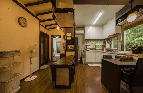 Jocheon House | Jeju Supgol Dokchae Pension