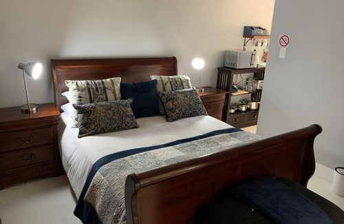 White River House | Jelani Guest House