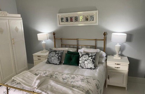 White River House | Jelani Guest House