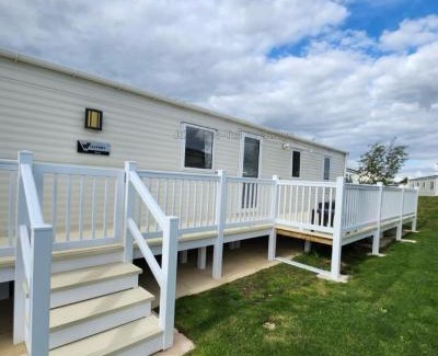 Tattershall House | JEMs Hot-Tub Getaways 6 berth at Tattershall Lakes