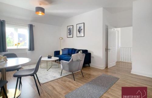 Wokingham Apartment | Jennetts Park, Bracknell - 2 Bedroom Maisonette With Parking