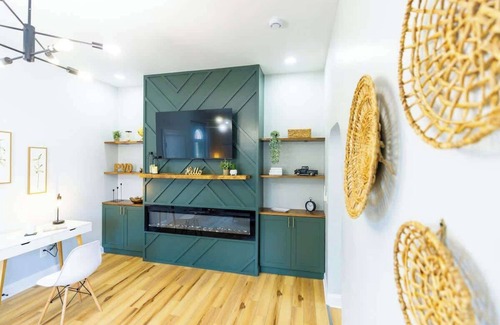 Federal Hill Apartment | Jennifer's Comfy & Stylish Broadway Escape