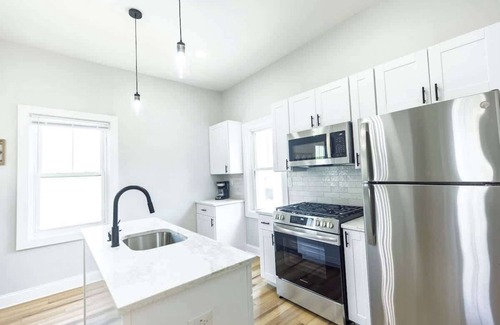 Federal Hill Apartment | Jennifer's Comfy & Stylish Broadway Escape