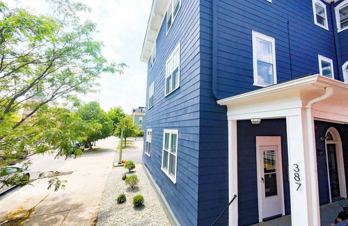 Federal Hill Apartment | Jennifer's Comfy & Stylish Broadway Escape