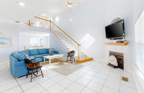 Orange Beach House | Jenny Lind East - Nordic Villas