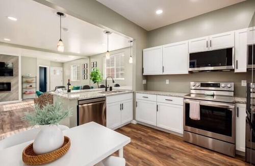 West Columbus House | Jenny's Palace In The Heart of Columbus!