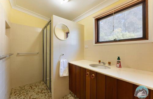 Oberon Ski Chalet | Jenolan Street Chalet