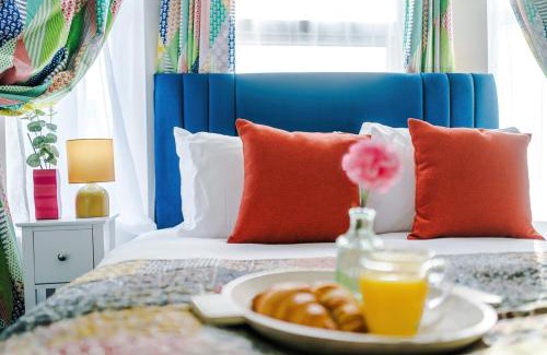 Leamington Spa Apartment | Jephsons Lodge Studio 8 - Free Parking, Netflix, Prime & Disney