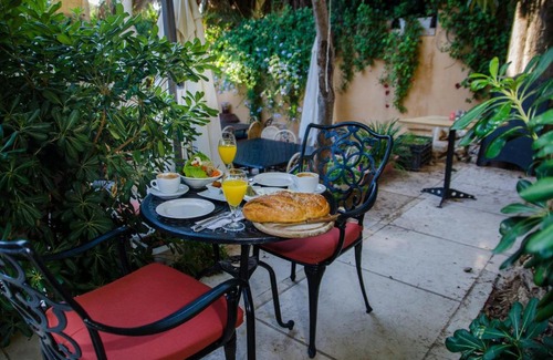 Baka Bed & Breakfast | Jerusalem Garden Home