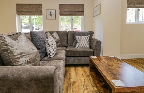 Lindale House | JESDENE, family friendly, with a garden in Grange-Over-Sands