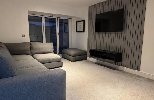 Worsley House | Jessup Cottage Worsley Village