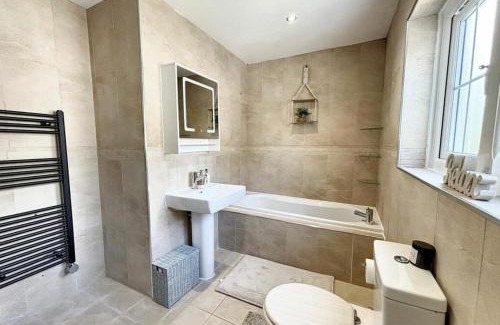 Worsley House | Jessup Cottage Worsley Village