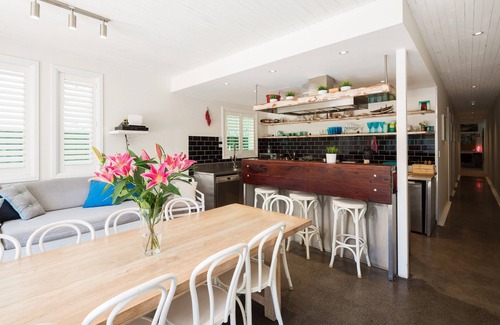 Bondi Beach Villa | Jet Flamingo: Rockstar Bondi Villa