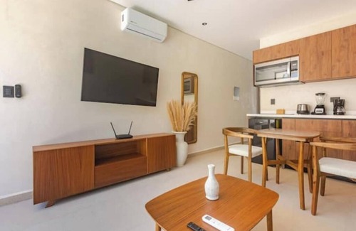 La Veleta Apartment | Jetstream & Private Jacuzzi + club beach