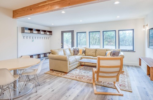 Rockaway Beach House | Jettyview Lodge