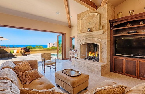 La Jolla Heights Villa | Jewel Above La Jolla Shores - 4 Bed 4.5 Bath Heated Pool Ocean View