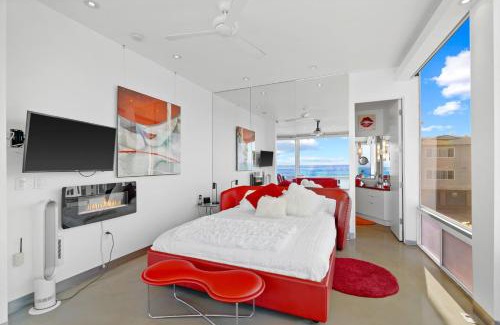 Beach Barber Tract House | Jewel of La Jolla Breathtaking Windansea Views