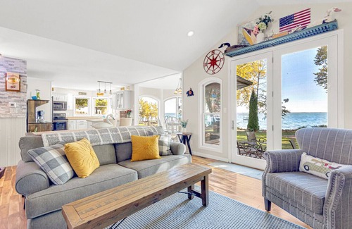 Fremont House | Jewel of Poygan Shores - Lake/Games/Relaxation