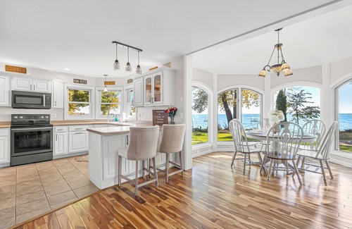 Fremont House | Jewel of Poygan Shores - Lake/Games/Relaxation