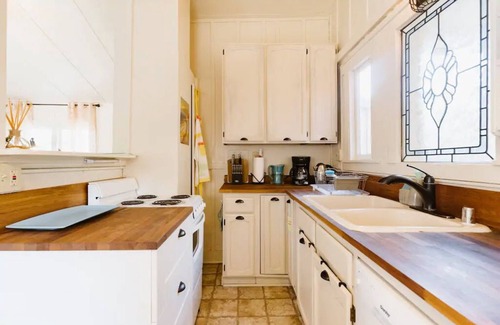 Monterey Cottage | #JewelboxCottages👑MAIN🔱4-Poster King🏖Walk to Beach
