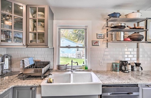 Edgewood Cottage | Jewett Gem w/Charcoal Grill & Mountain Views