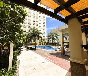 Binan City Apartment | JFam Suites, C4-10U Studio, Up To 4 Pax