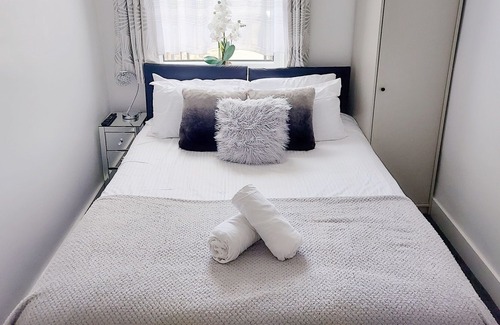 Edmonton Apartment | JGJ Apartment