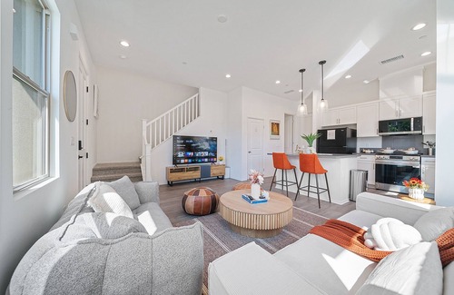 Walnut House | Jie’s Walnut Bloom|Stylish 3B2.5B Residence