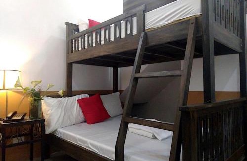 Tagaytay Hotel | Jil's Apartelle