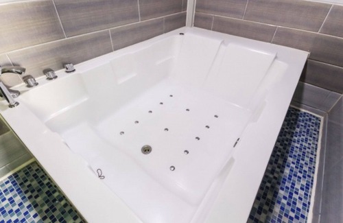 Chinju Hotel | Jinju Hotel Pop