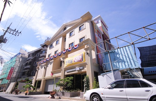 Chinju Hotel | Jinju M Hotel