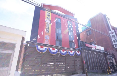 Chinju Hotel | Jinju M Hotel