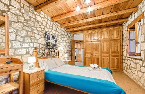 Vasilikos Apartment | Joanna's Stone Villas